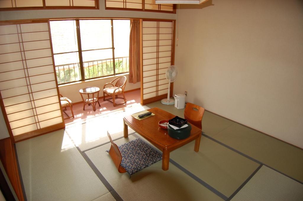 Sawatari Onsen Miyataya Ryokan Nakanojo Quarto foto